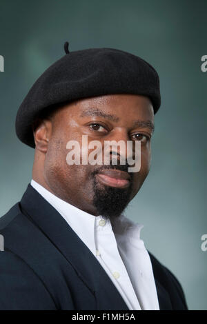 Ben Okri, OBE, le poète et écrivain nigérian, à l'Edinburgh International Book Festival 2015. Edimbourg, Ecosse. 16 août 2015 Banque D'Images