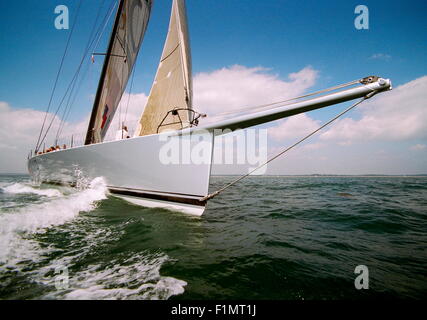 AJAX NOUVELLES PHOTOS - 2005 - 30M de course pur-sang - ICAP-MAXIMUS (NZ) CONÇU PAR GREG ELLIOTT VISE À PRENDRE LA LIGNE DISTINCTION DANS LA Fastnet Race,XXXVII BARCALONA,RÉGATE ROLEX MAXI, LA COUPE DU MONDE Rolex Middle Sea ET ROLEX SYDNEY HOBART RACE. PHOTO:JONATHAN EASTLAND/AJAX REF:51707/2/30 Banque D'Images