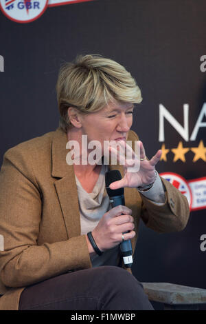 Stamford, Lincs, Royaume-Uni. Le 4 septembre, 2015. La Land Rover Burghley Horse Trials 2015 Clare Balding Crédit : Tim Scrivener/Alamy Live News Banque D'Images