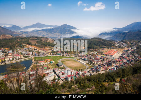 Vue générale de la ville de Sapa, province de Lao Cai, Vietnam du Nord. Banque D'Images