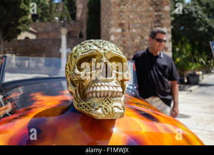 Crâne doré sur d'un frontal à l'écoute Ford 1929, un cylindre 4 HP 50 3300cc. Malaga, Espagne. Banque D'Images