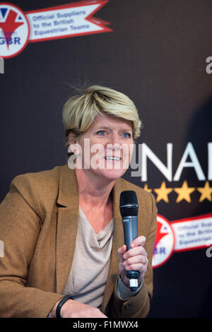 Stamford, Lincs, Royaume-Uni. Le 4 septembre, 2015. La Land Rover Burghley Horse Trials 2015 Clare Balding Crédit : Tim Scrivener/Alamy Live News Banque D'Images