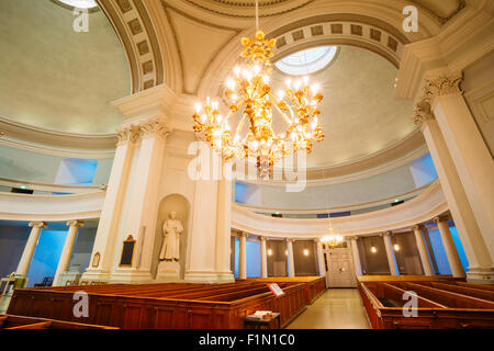 HELSINKI, FINLANDE - le 27 juillet 2014 : l'intérieur de la cathédrale d'Helsinki Banque D'Images