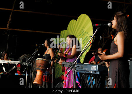 Toutes les femmes de la bande indienne d'indiva live Storm music festival, 2014 Banque D'Images