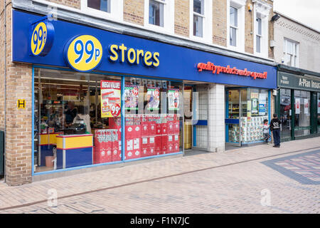 Budget 99p store, Maidenhead, Berkshire, England, GB, au Royaume-Uni. Banque D'Images