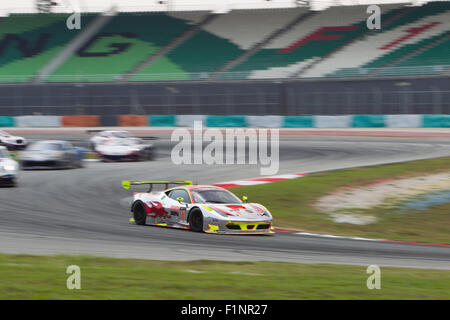 Sepang, en Malaisie. 5 Septembre, 2015. Voiture Ferrari No 1 entre dans le tour 1 le jour de la course à l'Asian Festival of Speed Race, Sepang, Malaisie Crédit : Chung Jin Mac/Alamy Live News Banque D'Images