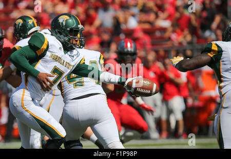 Piscataway, NJ, USA. 12Th Mar, 2015. Norfolk State Spartans quarterback Greg Hankerson (7) mains le ballon lors d'un match de football de la NCAA à High Point Solutions Stadium à Piscataway, New Jersey Mike Langish/Cal Sport Media. Credit : csm/Alamy Live News Banque D'Images