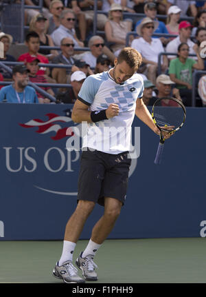 Flushing Meadow, NY, USA. 12Th Mar, 2015. NEW YORK 05-Septembre : La Société Triocki (SRB) célèbre au cours de sa 64 60 67(3) 26 46 perdre à Donald Young (USA) au cours de leur 3e tour de l'US Open 2015 à Flushing Meadows, NY.Crédit : Andrew Patron/Zuma Wire Crédit : Andrew Patron/ZUMA/Alamy Fil Live News Banque D'Images