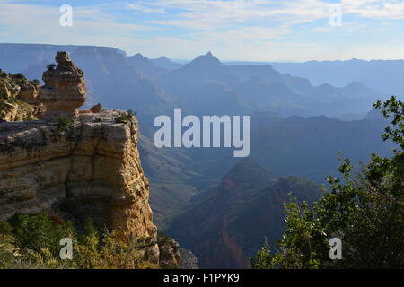 Le Grand Canyon au lever du soleil sur un matin de septembre. Banque D'Images