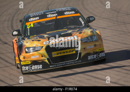 Corby, Royaume-Uni. 6 Septembre, 2015. Hunter Abbott et Exocet AlcoSense durs pendant la Dunlop MSA British Touring Car Championship at Rockingham Speedway le 6 septembre 2015 à Corby, Royaume-uni Crédit : Gergo Toth/Alamy Live News Banque D'Images