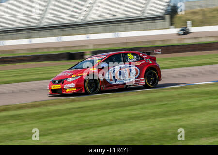 Corby, Royaume-Uni. 6 Septembre, 2015. Jeff Smith et lecteurs AlcoSense Eurotech durant la Dunlop MSA British Touring Car Championship at Rockingham Speedway le 6 septembre 2015 à Corby, Royaume-uni Crédit : Gergo Toth/Alamy Live News Banque D'Images