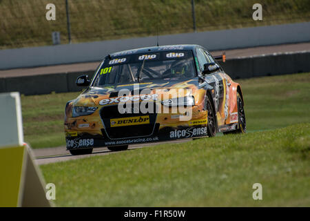 Corby, Royaume-Uni. 6 Septembre, 2015. Rob Austin et Exocet AlcoSense durs pendant la Dunlop MSA British Touring Car Championship at Rockingham Speedway le 6 septembre 2015 à Corby, Royaume-uni Crédit : Gergo Toth/Alamy Live News Banque D'Images