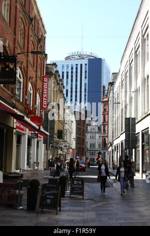 Cardiff, Wales, UK. 6 Septembre, 2015. Météo France : journée ensoleillée dans le centre-ville de Cardiff, Pays de Galles au Royaume-Uni. Crédit : Andrew Bartlett/Alamy Live News. Banque D'Images