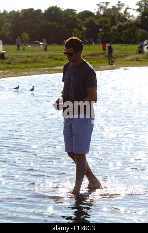 London Wimbledon ,UK. 6e septembre 2015. Météo France : Les personnes bénéficiant de l'après-midi de septembre soleil sur Wimbledon Common Crédit : amer ghazzal/Alamy Live News Banque D'Images