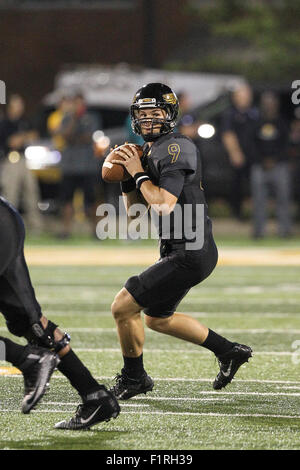 Departement QB, Nick Mullens (9) recherche d'un récepteur pendant la NCAA Football match entre la Southern Mississippi et Mississippi State à {M.M. Roberts} dans {} {} Hattiesburg MS. Chuck lécher/CSM Banque D'Images