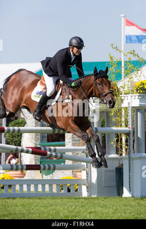 Stamford, Lincolnshire, Royaume-Uni. 06 Sep, 2015. 2015 Land Rover Burghley Horse Trials Bill Levett concurrentes dans le cso sur improviser Crédit : Tim Scrivener/Alamy Live News Banque D'Images