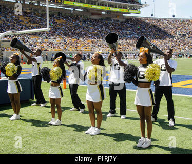 USA Berkeley CA. 05 Sep, 2015. Grambling State Cheerleaders durant la NCAA Football match entre l'État et la Grambling Tigers California Golden Bears 14-73 perdu au Memorial Stadium Berkeley Californie Thurman James/CSM/Alamy Live News Banque D'Images