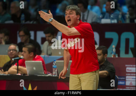 La ville de Mexico, Mexique. Sep 6, 2015. L'entraîneur-chef du Mexique Sergio Valdeomillos réagit lors du match contre Porto Rico à la FIBA Americas 2015, tenue à l'hôtel Palacio de los Deportes, dans la ville de Mexico, capitale du Mexique, le 6 septembre, 2015. Le Mexique a gagné le match. Crédit : Oscar Ramirez/Xinhua/Alamy Live News Banque D'Images