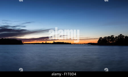 Coucher du soleil vu de Läntinen Käärmeluoto island, Helsinki, Finlande, Europe, UNION EUROPÉENNE Banque D'Images