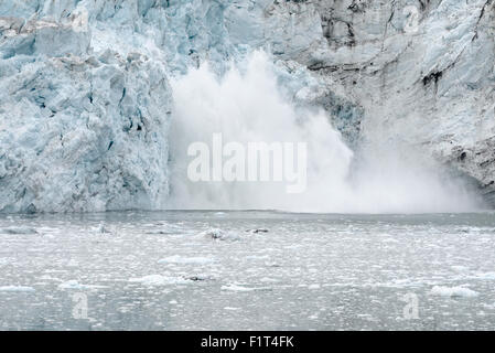 Margerie, vêlage des glaciers Le parc national Glacier Bay, Alaska Banque D'Images