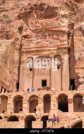 Tombeau de l'urne, tombes royales, Petra, Site du patrimoine mondial de l'UNESCO, la Jordanie, Moyen-Orient Banque D'Images