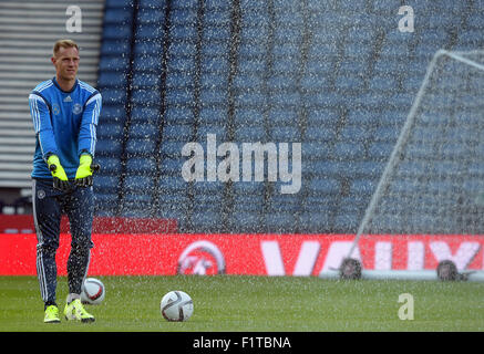 Glasgow, Grande-Bretagne. Sep 6, 2015. Le gardien Marc-andré ter Stegen en action lors de la dernière session de formation de l'équipe nationale de football allemande à Glasgow, Grande Bretagne, 6 septembre 2015. L'Allemagne se prépare à l'UEFA EURO 2016 match de qualification contre l'Ecosse à Glasgow le 7 septembre 2015. Photo : Federico Gambarini/dpa/Alamy Live News Banque D'Images