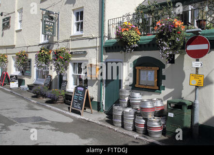 Pub dans le village de vacances de cawsand Cornwall sur la côte du sud Banque D'Images