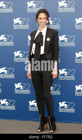 Venise, Italie. Sep 6, 2015. Roberta actrice Mattei pose pendant le photocall du film 'ne pas être mauvais" au 72e Festival International du Film de Venise à Venise, Italie, le 6 septembre, 2015. © Ye Pingfan/Xinhua/Alamy Live News Banque D'Images