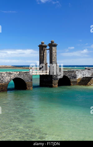 Puente de las Bolas (Pont des balles) pont-levis, Arrecife, capitale de Lanzarote, îles Canaries, Espagne. Banque D'Images