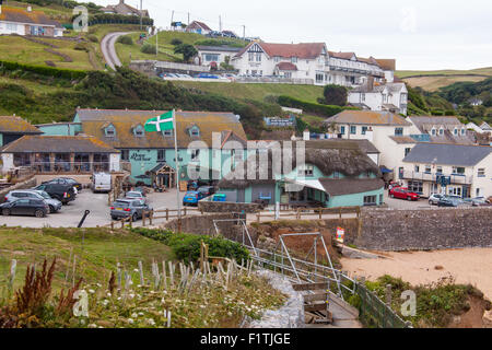 Beachcomber café et le Hope & Anchor pub, Hope Cove, Kingsbridge, Devon, Angleterre, Royaume-Uni. Banque D'Images