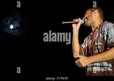 Criolo fonctionne à Dromos Festival à Mogoro, Sardaigne, 1er août 2015 Banque D'Images