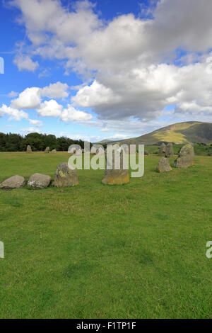 Cercle de pierres de Castlerigg avec Clough Head, Cumbria, Parc National de Lake District, England, UK. Banque D'Images