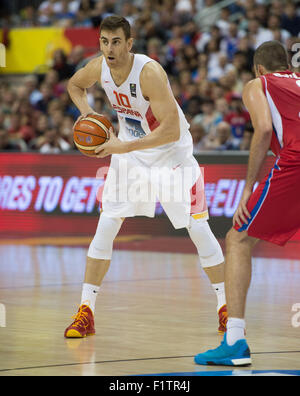 Berlin, Allemagne. 05 Sep, 2015. L'Espagne Victor Claver en action pendant le championnat européen de basket-ball match entre l'Espagne et la Serbie à la Mercedes-Benz-Arena de Berlin, Allemagne, 05 septembre 2015. Photo : Lukas SCHULZE/dpa/Alamy Live News Banque D'Images