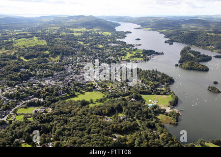 Vue aérienne de Bowness et du lac Windermere Windermere, Cumbria, Royaume-Uni Banque D'Images