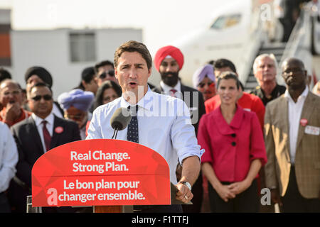 Mississauga, Canada. 07 Septembre, 2015. Le chef libéral Justin Trudeau était à l'aéroport Pearson avec les candidats et leurs partisans de dévoiler la campagne du parti libéral à l'aéronef. Credit : Victor Biro/Alamy Live News Banque D'Images