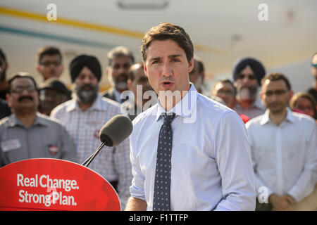 Mississauga, Canada. 07 Septembre, 2015. Le chef libéral Justin Trudeau était à l'aéroport Pearson avec les candidats et leurs partisans de dévoiler la campagne du parti libéral à l'aéronef. Credit : Victor Biro/Alamy Live News Banque D'Images