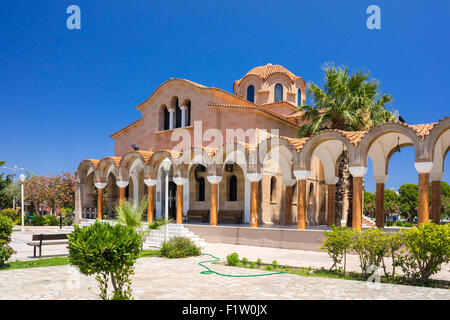 L'église de Saint Nektarios Faliraki Rhodes Grèce Banque D'Images