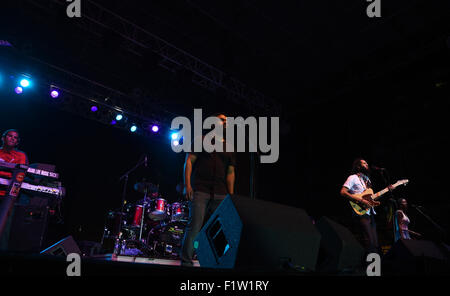 Virginia Beach, Virginia, USA. 12Th Mar, 2015. AMERICAN MUSIC FESTIVAL réunit Jamician LES WAILERS Band Reggae à la plage de Virginia Beach, Virginie le 5 septembre 2015.© Jeff Moore 2015 © Jeff Moore/ZUMA/Alamy Fil Live News Banque D'Images