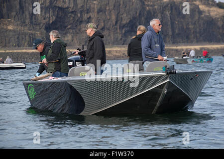 La pêche du saumon quinnat sur la rivière Columbia, près de The Dalles, Oregon. Banque D'Images