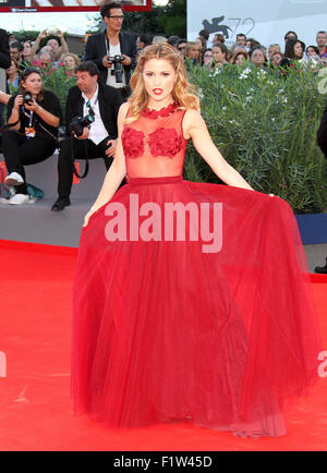 Venise, Italie. 6 Septembre, 2015. Giulia Elettra Gorietti assiste à une bigger Splash Premiere pendant le 72e Festival du Film de Venise le 6 septembre, 2015 à Venise Crédit : Andrea Spinelli/Alamy Live News Banque D'Images