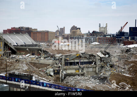 Démolition de l'Hubert H. Humphrey Metrodome Banque D'Images