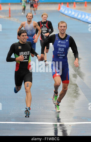 Edmonton, Canada. 7 Septembre, 2015. Les athlètes prennent part à l'UIT WTS Edmonton 2015 hommes d'élite. Série mondiale de triathlon ITU. Le 7 septembre 2015. Edmonton, Alberta, Canada. Credit : Anatoliy Cherkasov/Alamy Live News Banque D'Images