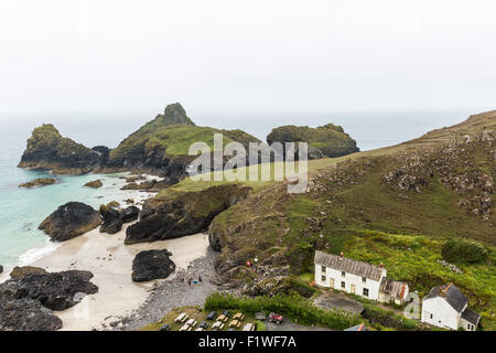 Kynance Cove en un jour brumeux, le lézard, Cornwall, UK Banque D'Images