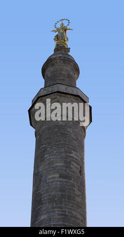 Minaret de célèbre ancienne mosquée. L'Ukraine. Kamenec-Podolsk. Banque D'Images