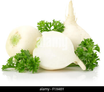 Radis blanc de persil isolés sur un fond blanc. Banque D'Images