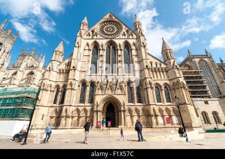 Le transept sud de la cathédrale de York Minster, Cour de ville de York, Yorkshire, Angleterre, Royaume-Uni Banque D'Images