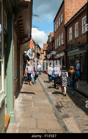 La pagaille, une rue de la ville de York, Yorkshire, Angleterre, Royaume-Uni Banque D'Images