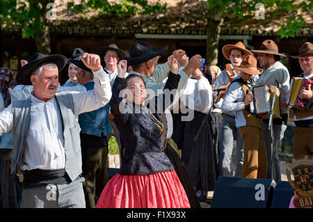 Troupe de danse folklorique de Boião dans la vallée du Douro, Alto Douro, Portugal Banque D'Images
