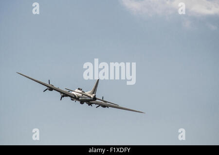 Temps de guerre B17G Flying Fortress bomber Sally B G-BEDF Banque D'Images