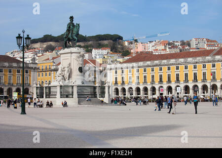 Portugal, Lisbonne, Praca do Comercio - Commerce Square, statue équestre du roi Jose je à partir de 1775. Banque D'Images